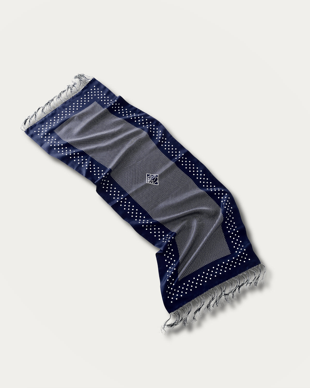 5002-SN 1993 scarf : silk navy/white 43.5 x 124