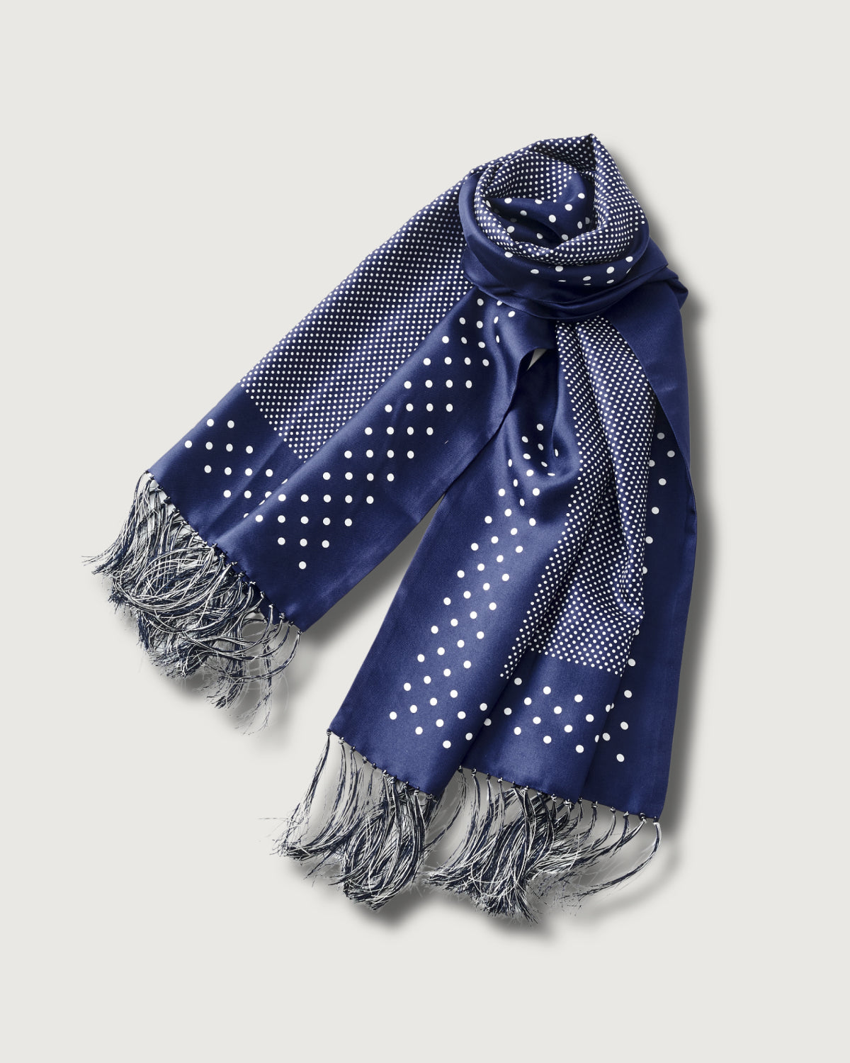 #5002-SN 1993 scarf : silk navy/white 43.5 x 124