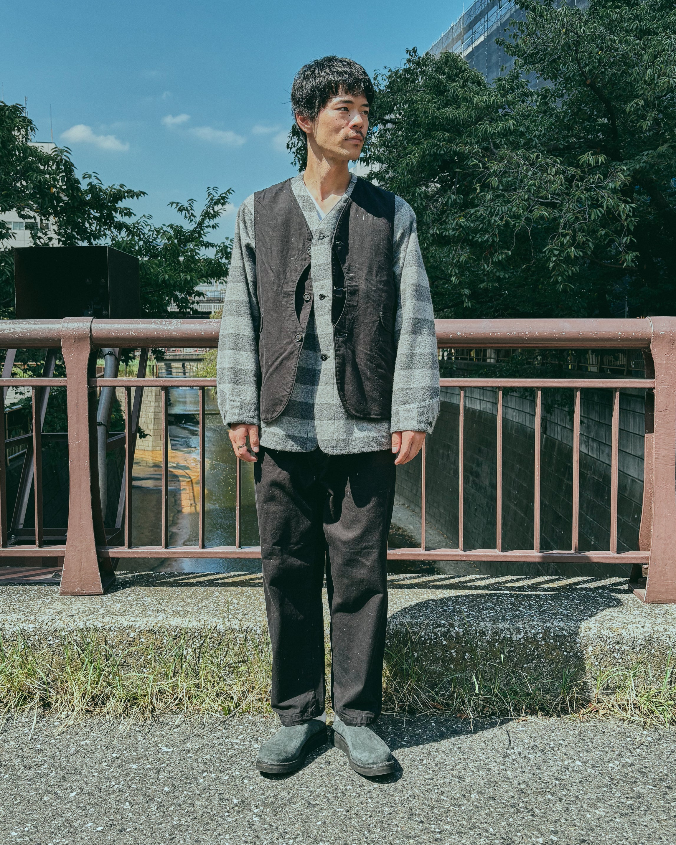 3134DV-TWG POST 47 DV : trashed wool grey tones