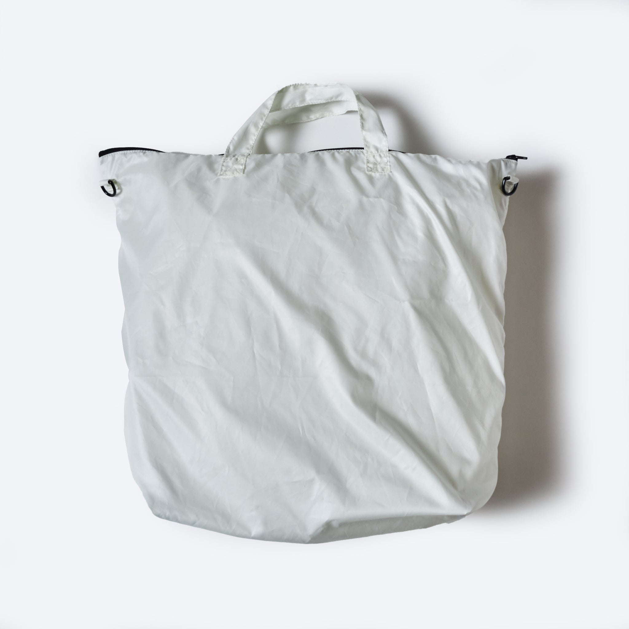 #4208-PTW Packable Helmet Bag 2 : poly taffeta white