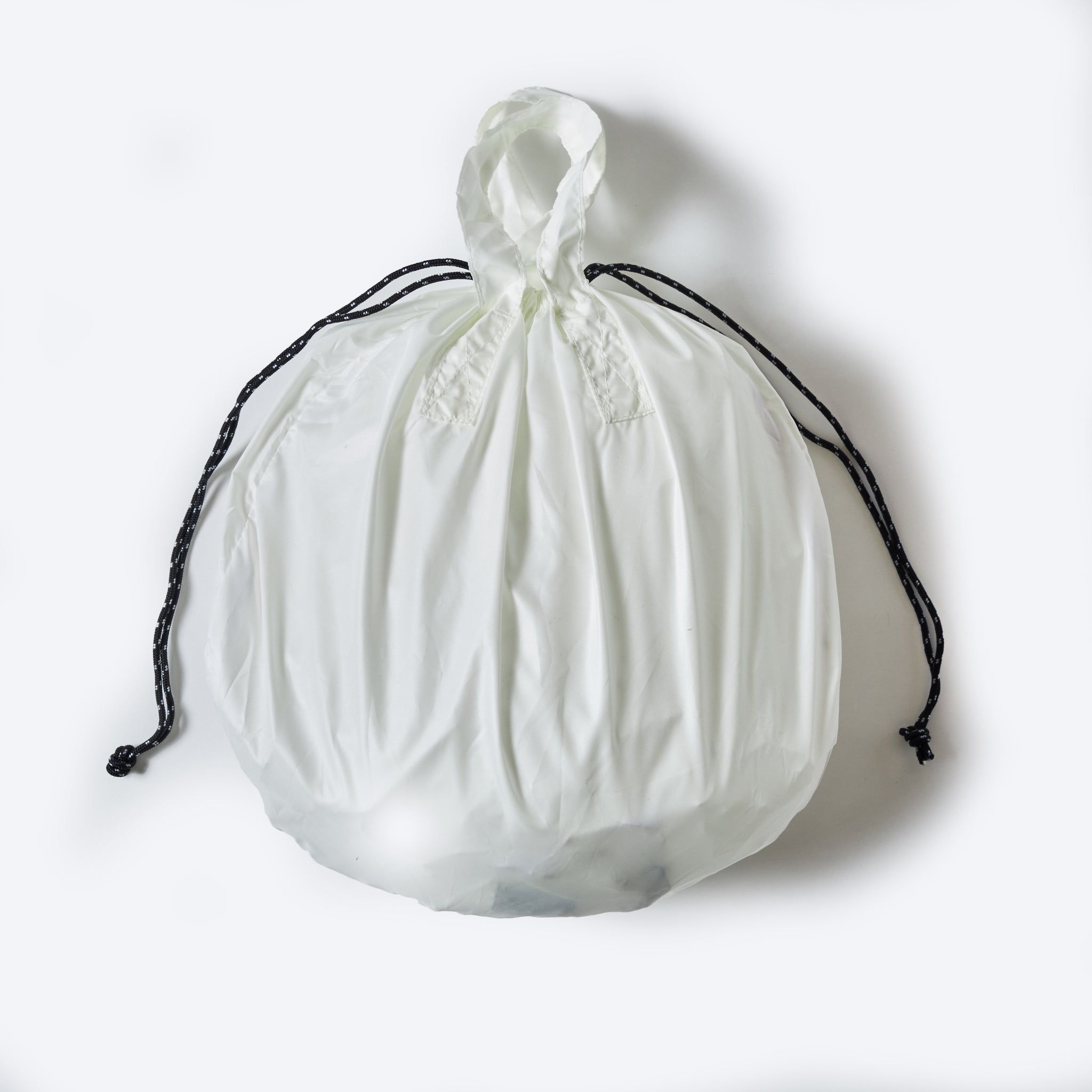 #4207-PTW Packable Helmet Bag 1 : poly taffeta white