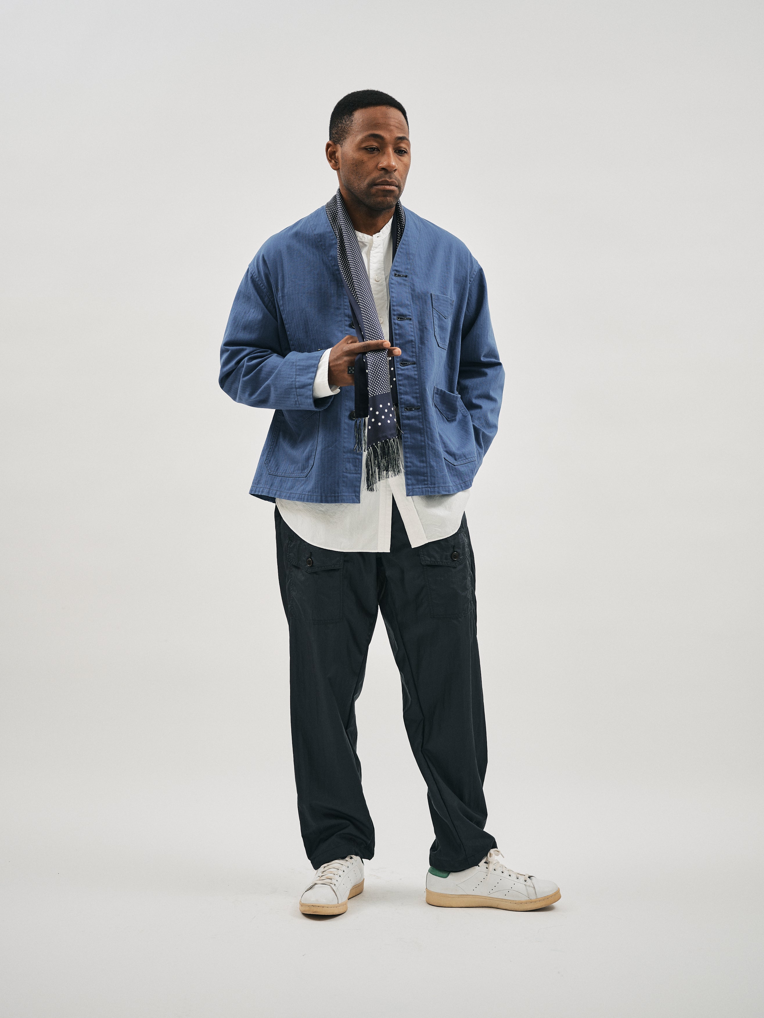 #5002-SN 1993 scarf : silk navy/white 43.5 x 124