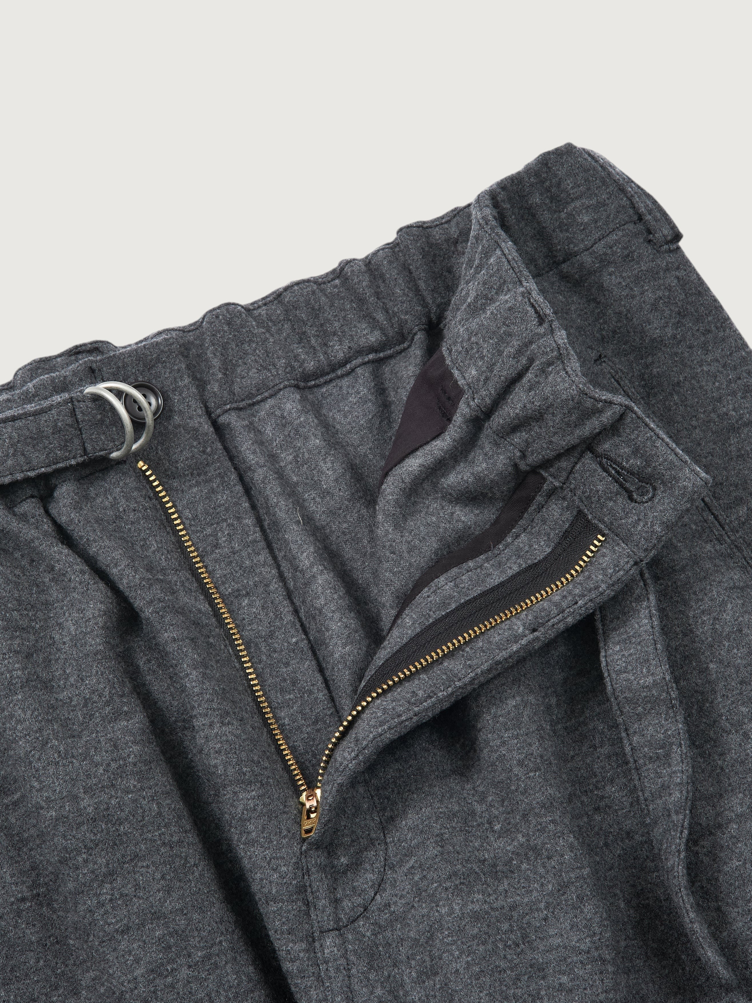 #3307CP-KC POST Coach Pants : knitty charcoal