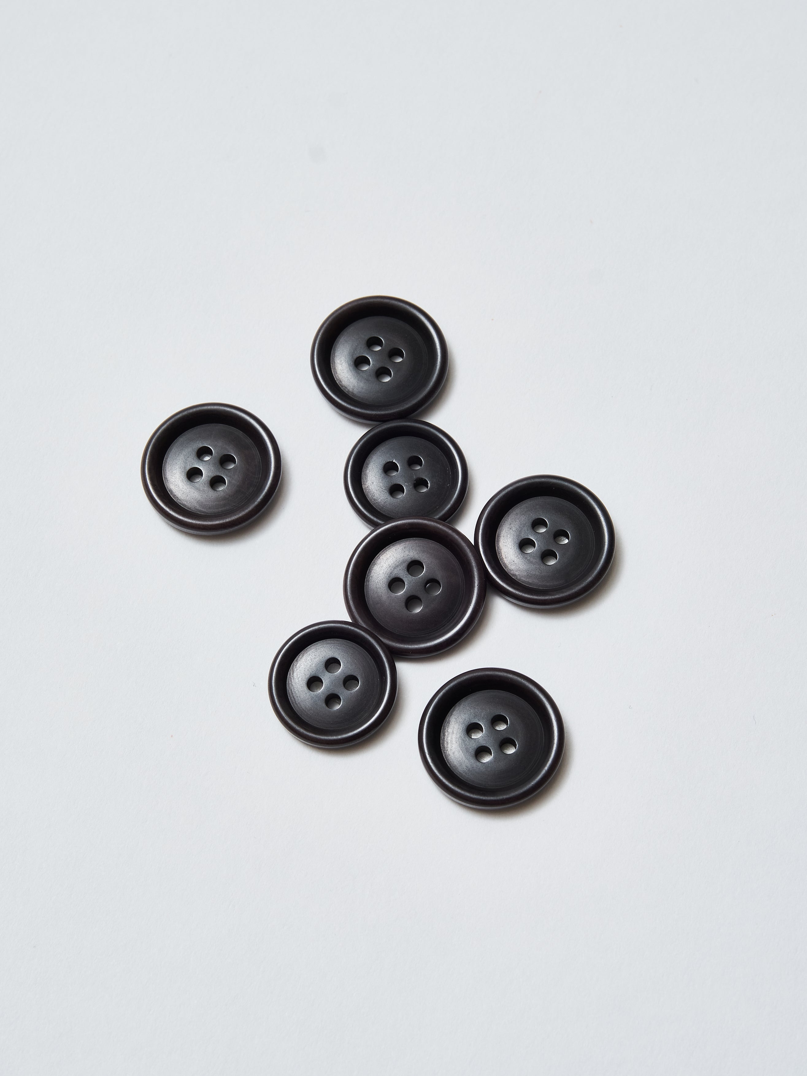 Post O'Alls : Button Set (natural / black/ brown) 7 pieces(19.5mmx5 17.5mmx2)