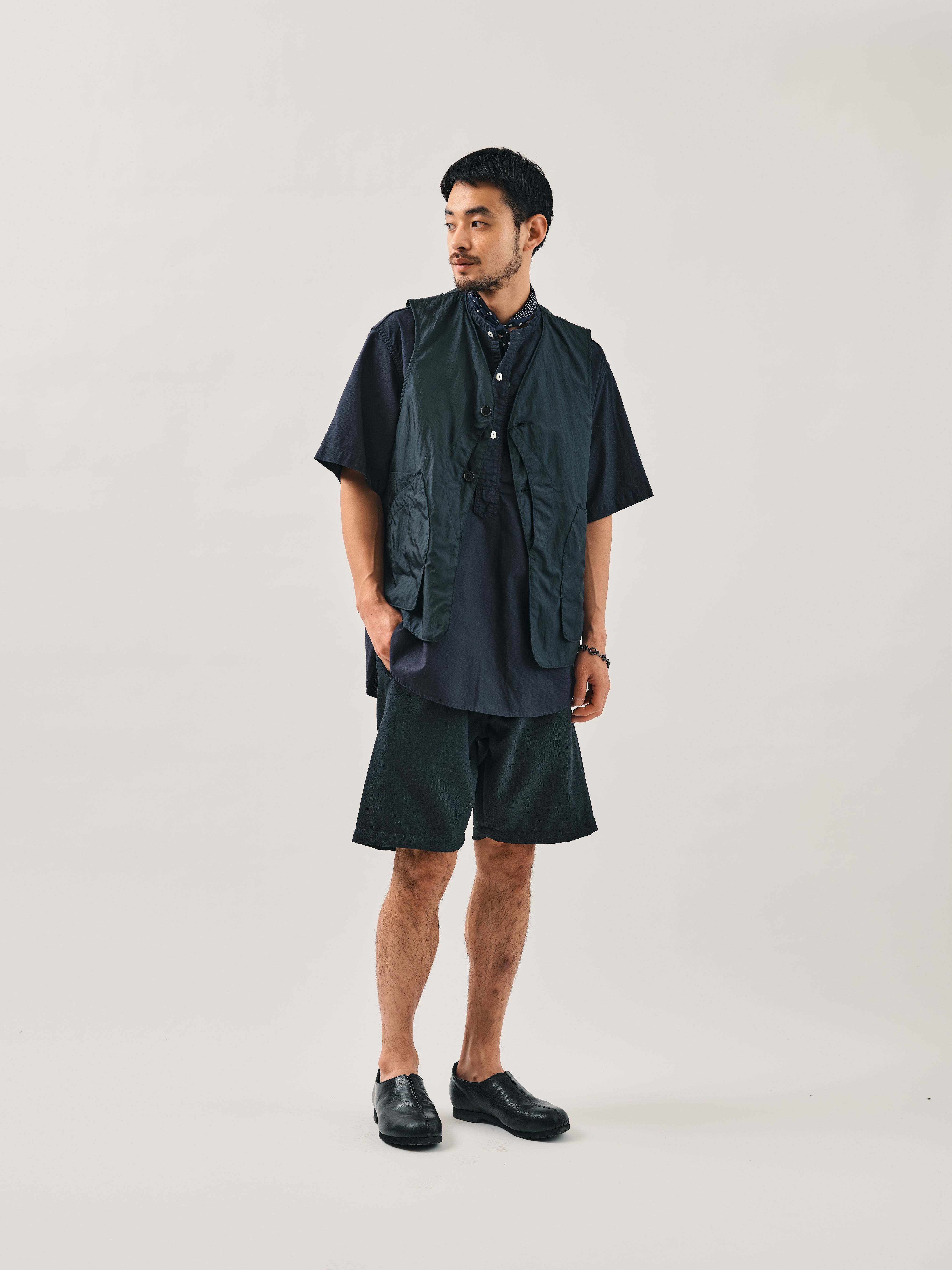 #3503-CNN DEE Vest 2 : crinkle nylon taffeta navy