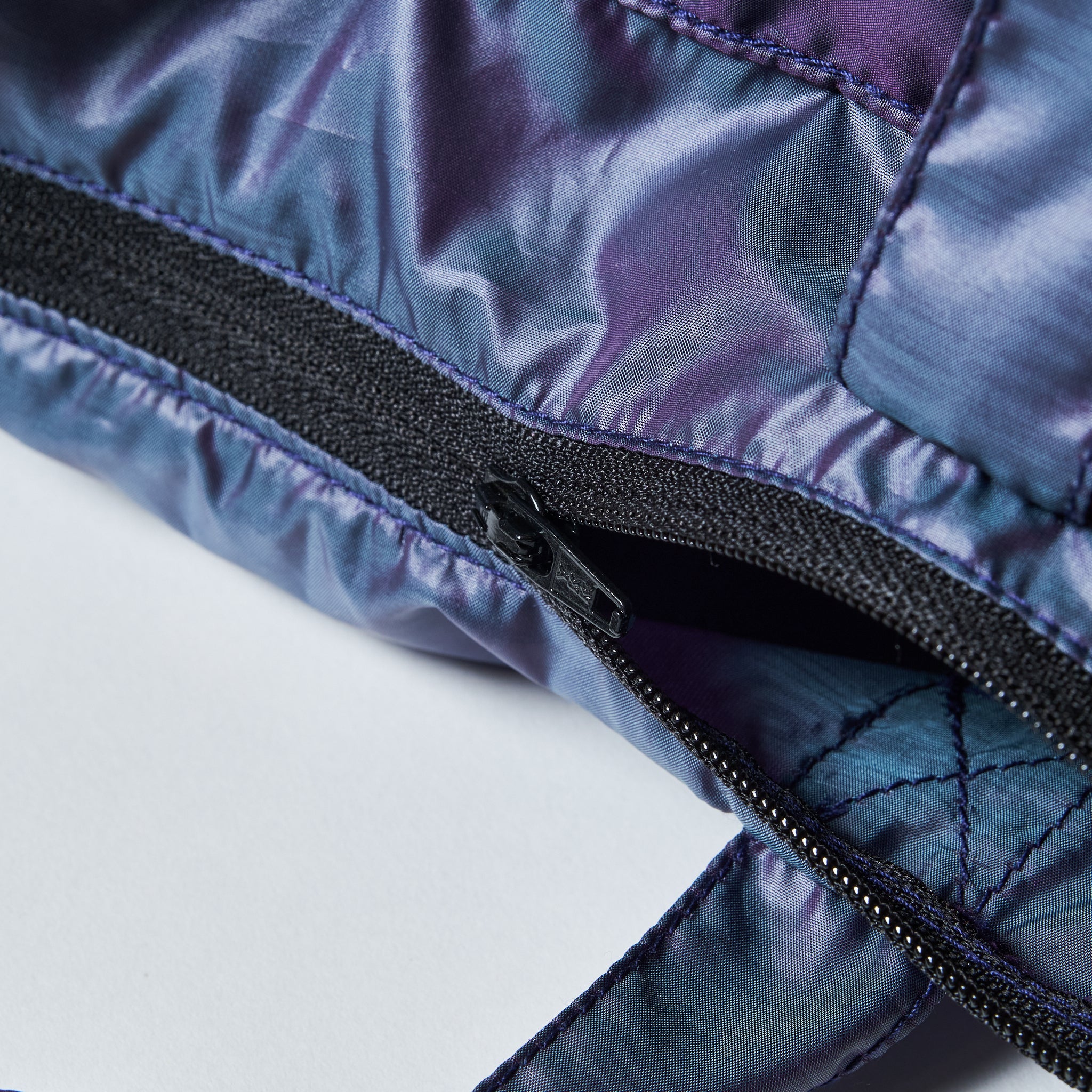 #4208-PTN Packable Helmet Bag 2 : poly taffeta navy iridescent