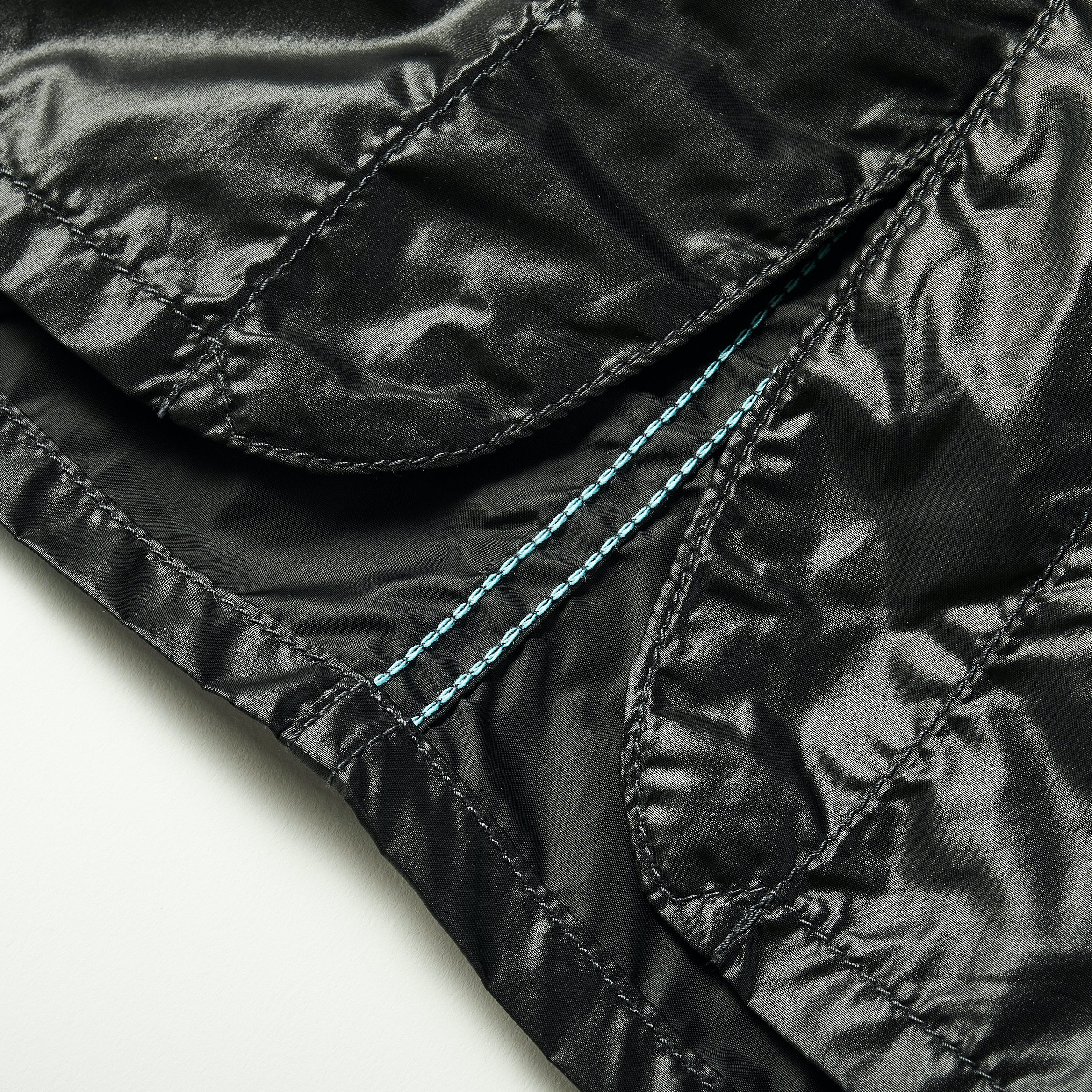 #3102 POST 42 NT2 : nylon taffeta black