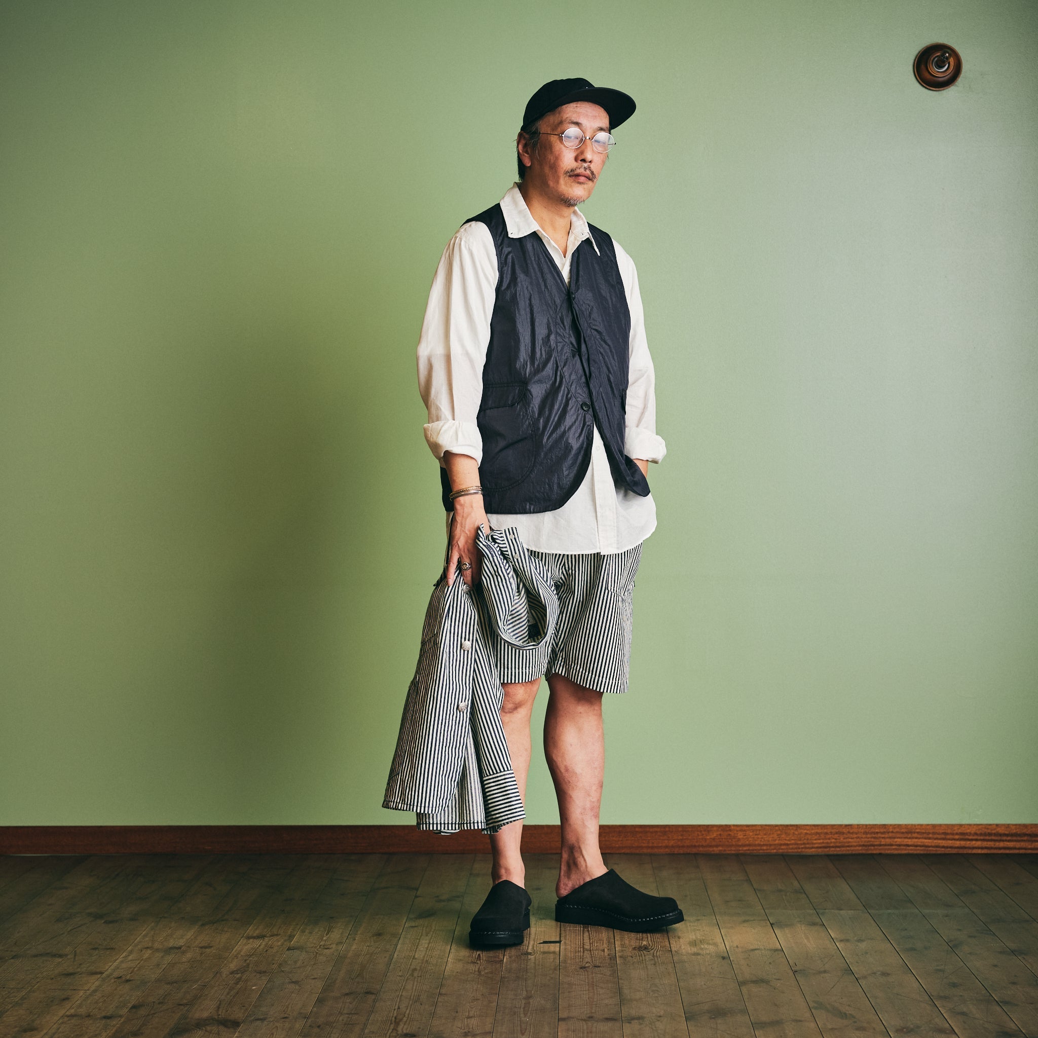 #1512-WTN Royal Traveler : waxy taffeta navy
