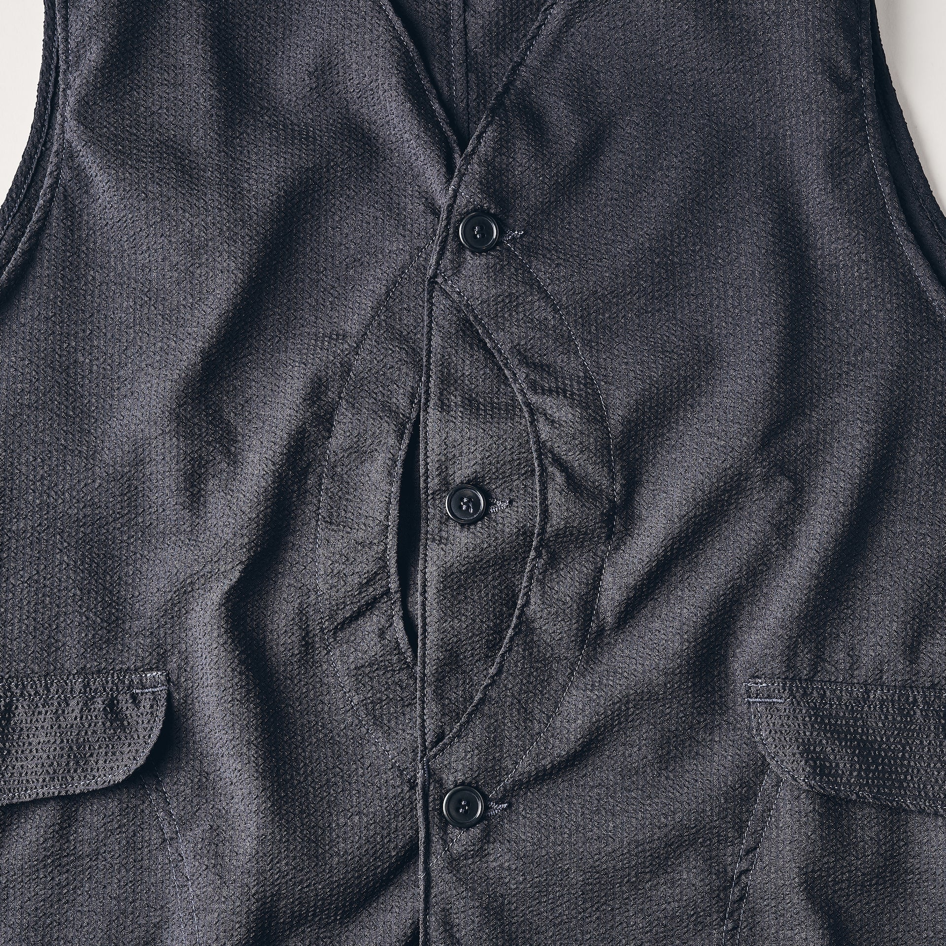 #1512-PSB Royal Traveler : poly seersucker black