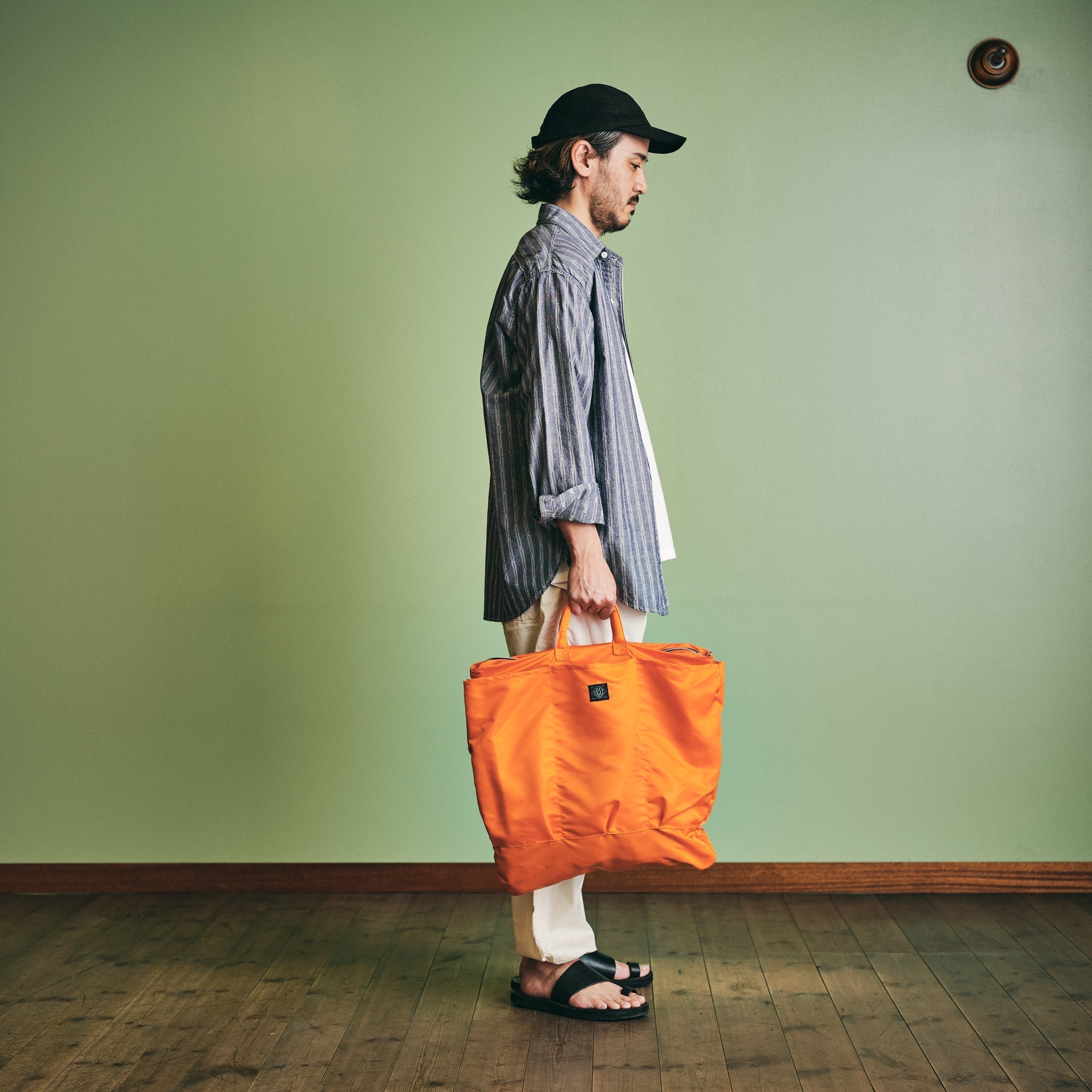 #4209-NTO Reversible Helmet Bag: nylon twill