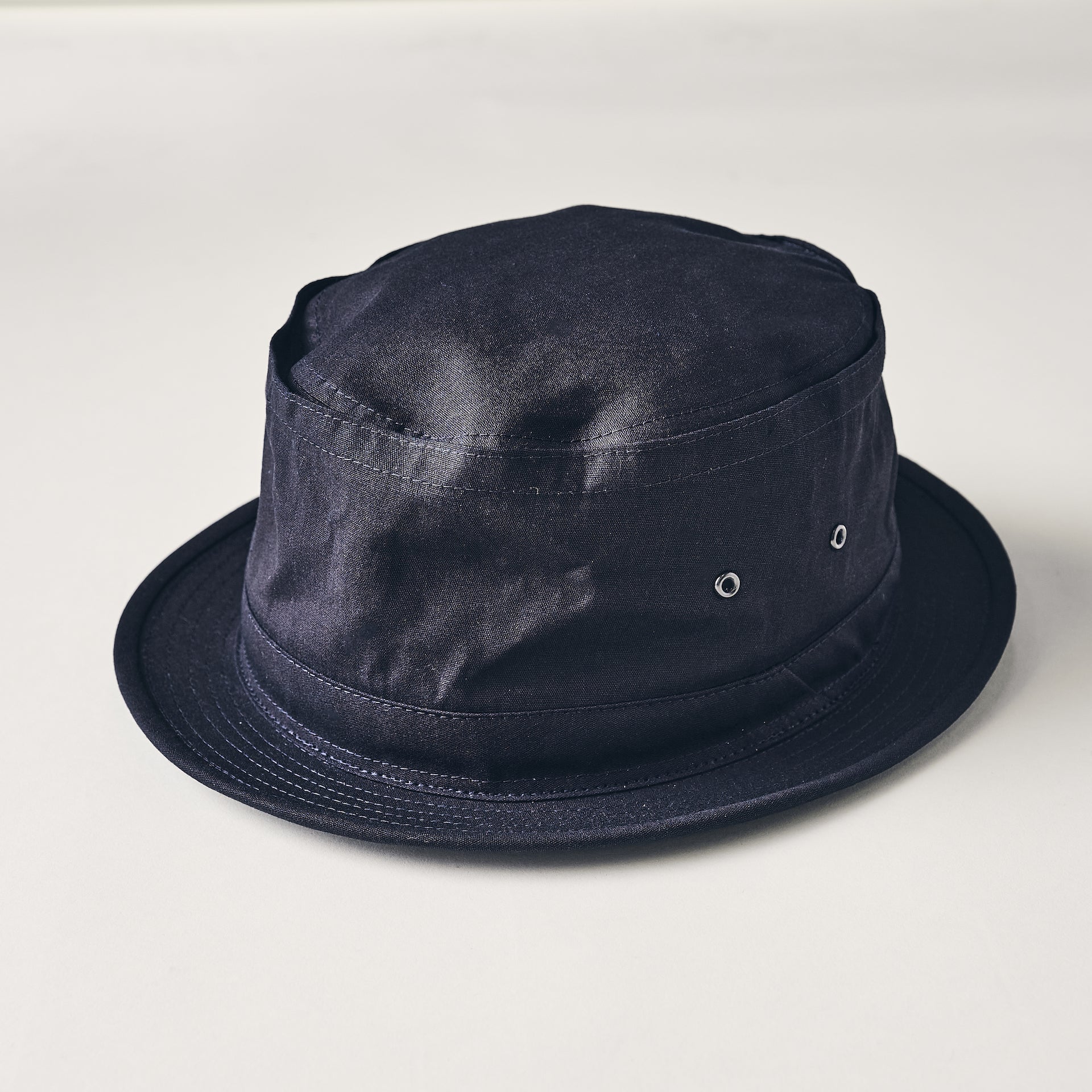 #1972-VSI Bucket 2 : vintage sheeting indigo