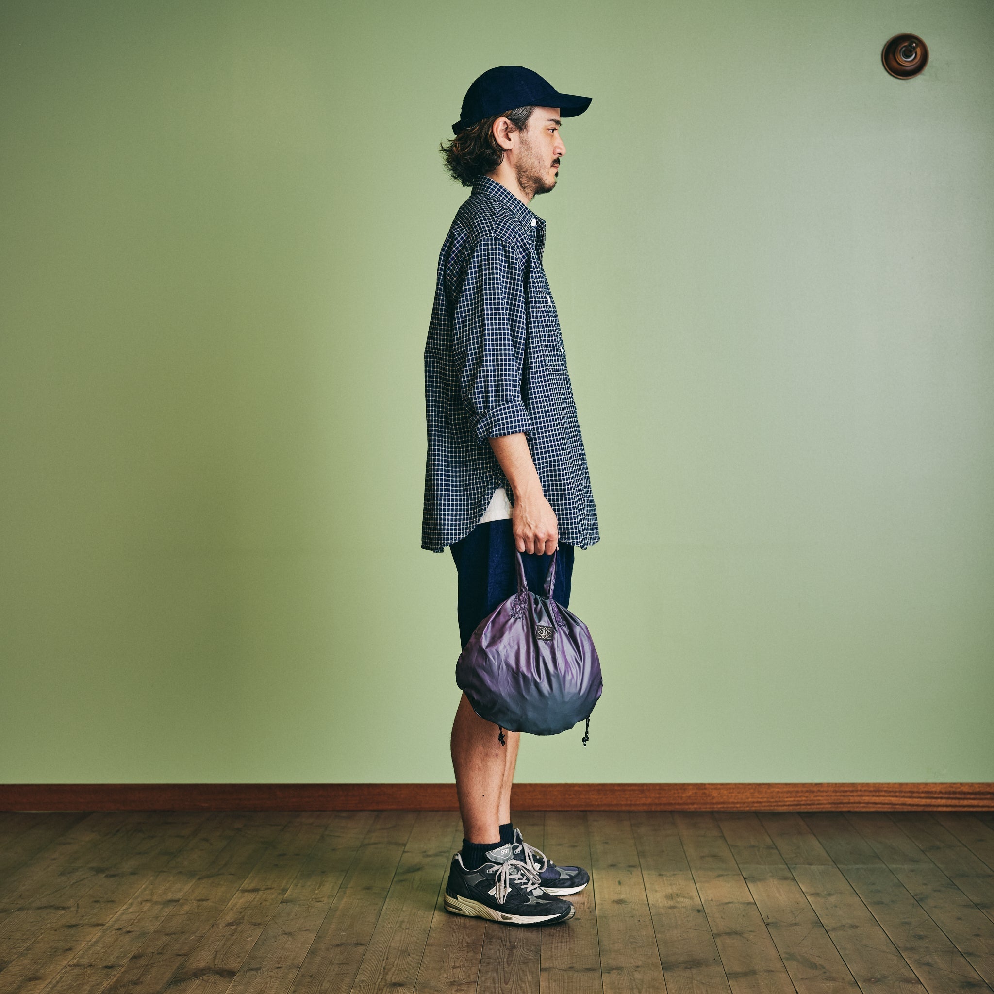 #4207-PTN Packable Helmet Bag 1 : poly taffeta navy iridescent