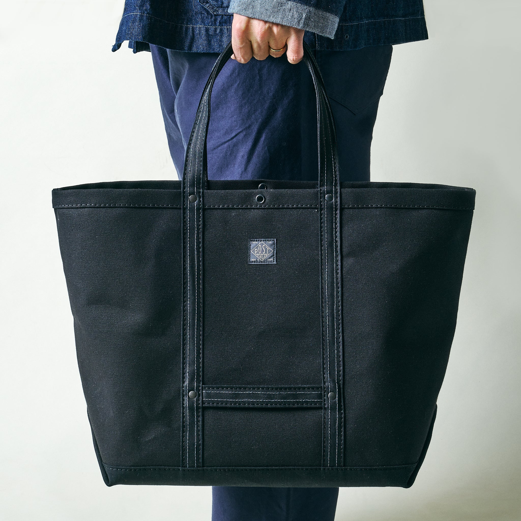 #4203-CB Bell Tote (M) : cotton canvas black