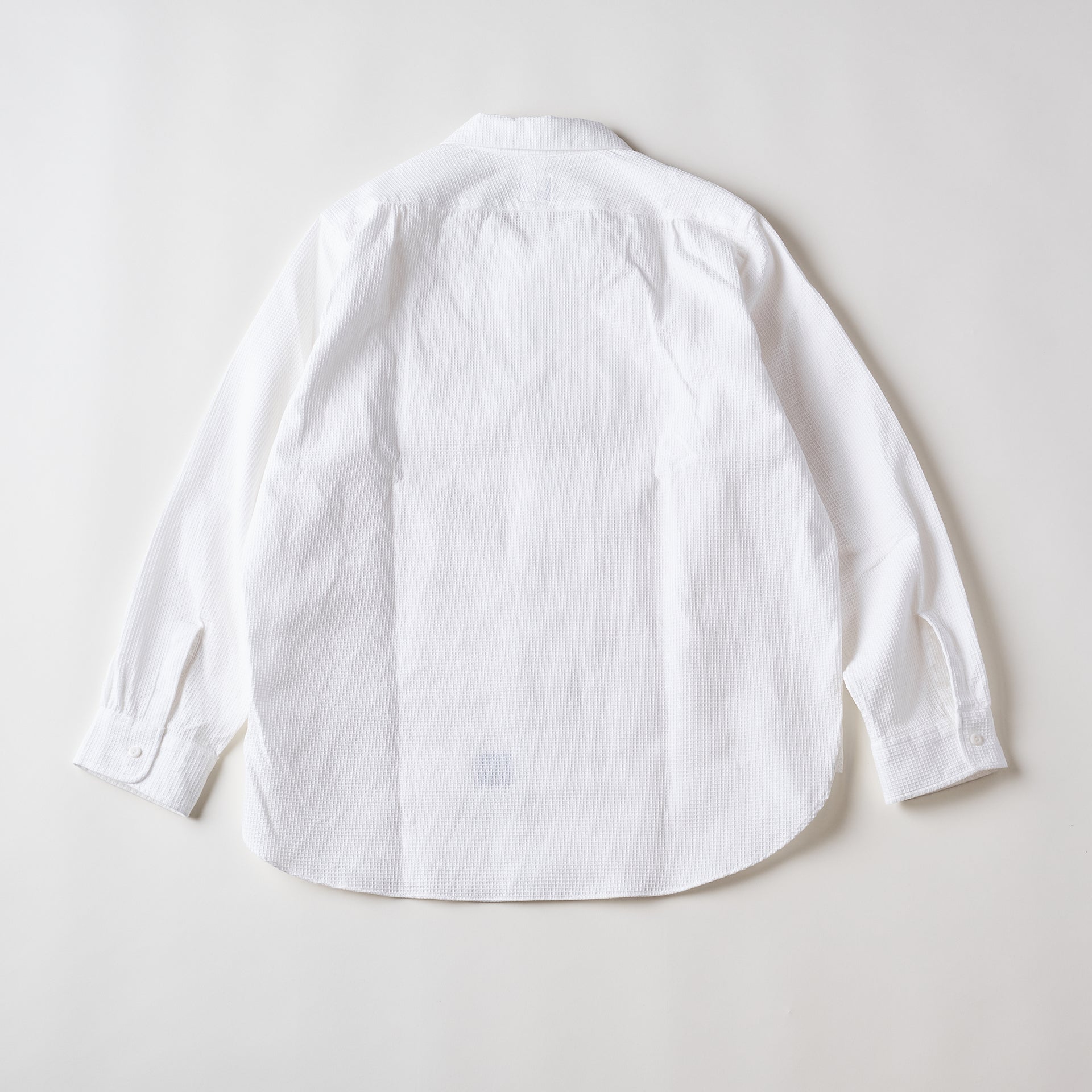 #3211-BWW NEUTRA 3 : boxy waffle white