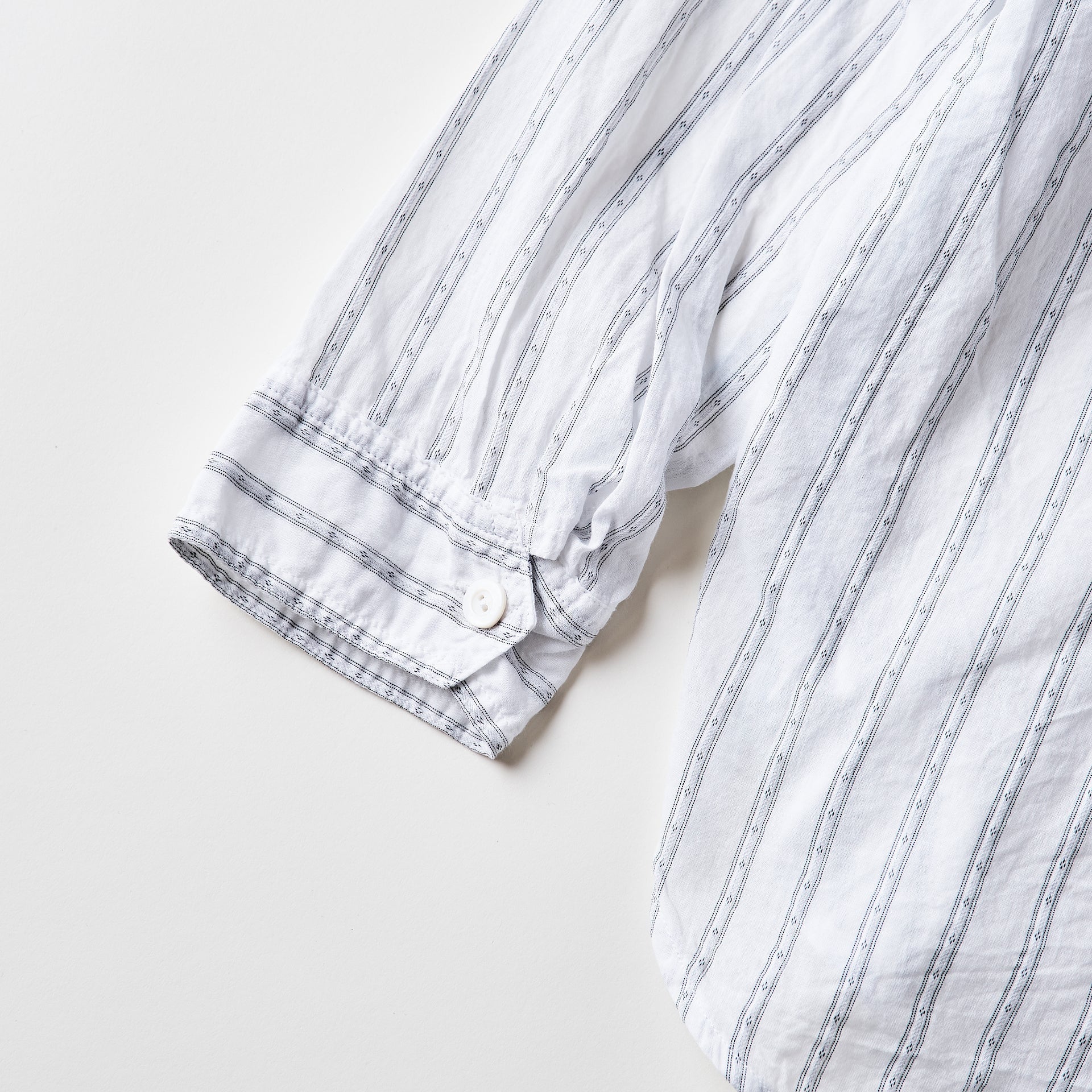 #3217-DSW St.Louis : dobby stripe white