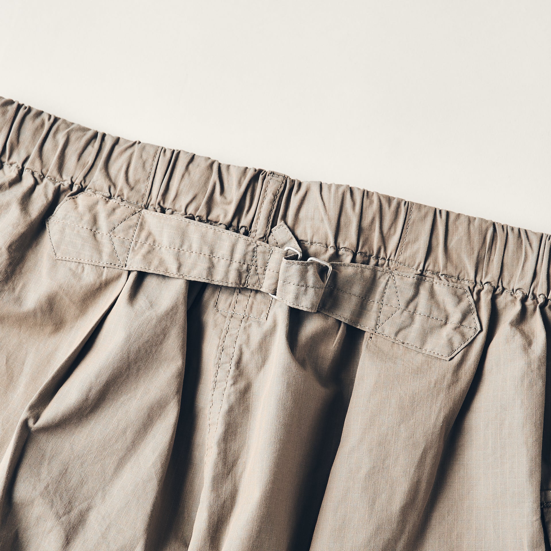 #3308S-CRI E-Z WALKABOUT Shorts : cotton ripstop iridescent khaki