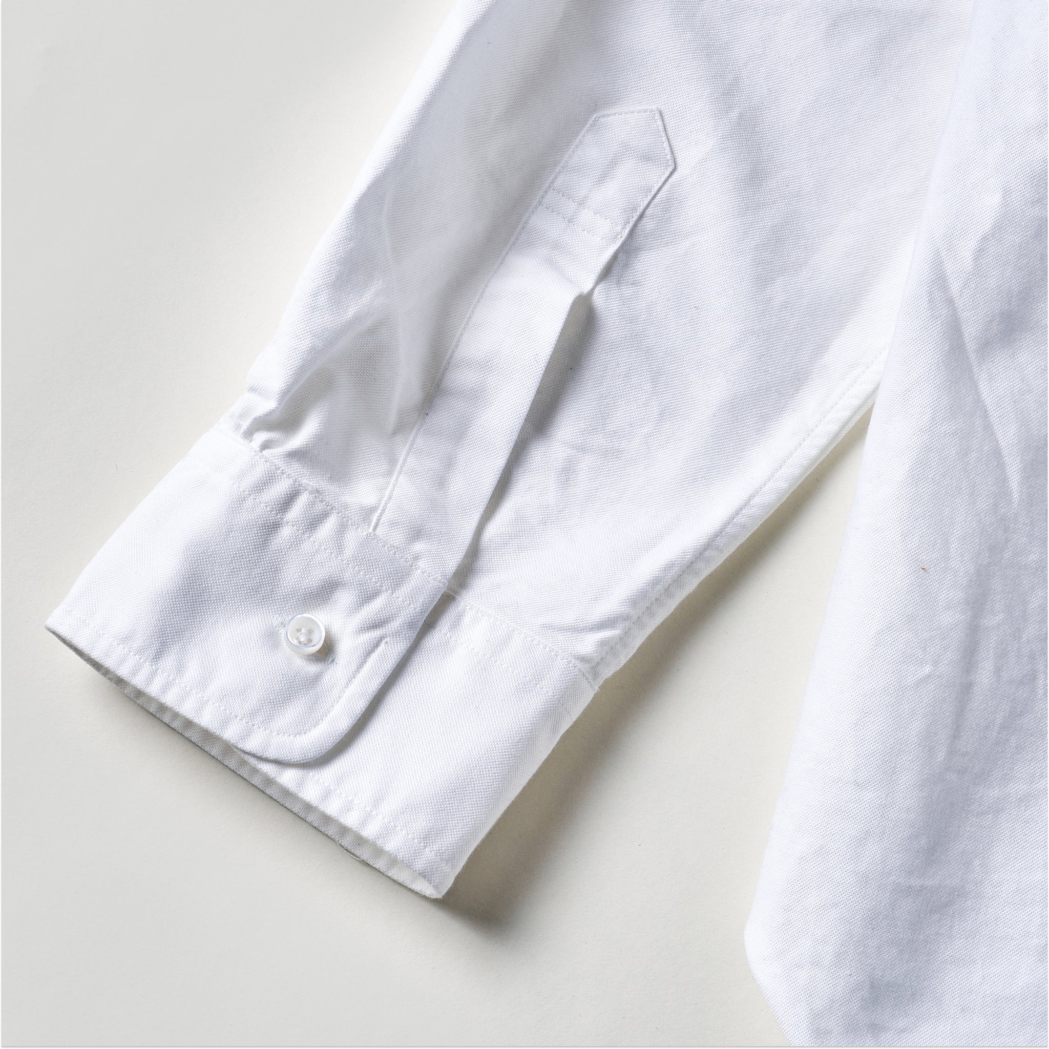 #1282L-OW POST BL2 LLC : oxford white