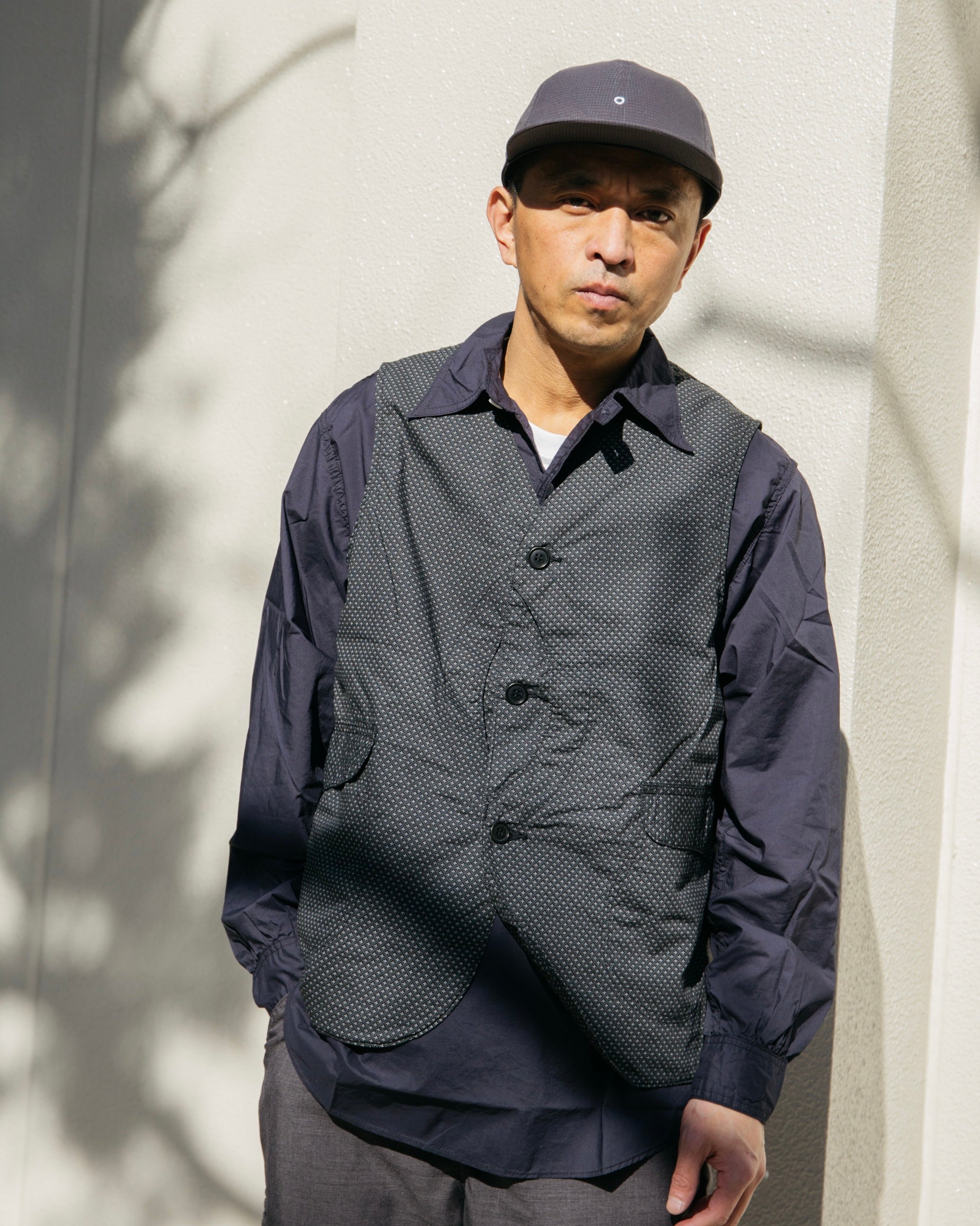 #1512-CP Royal Traveler : crest print grey