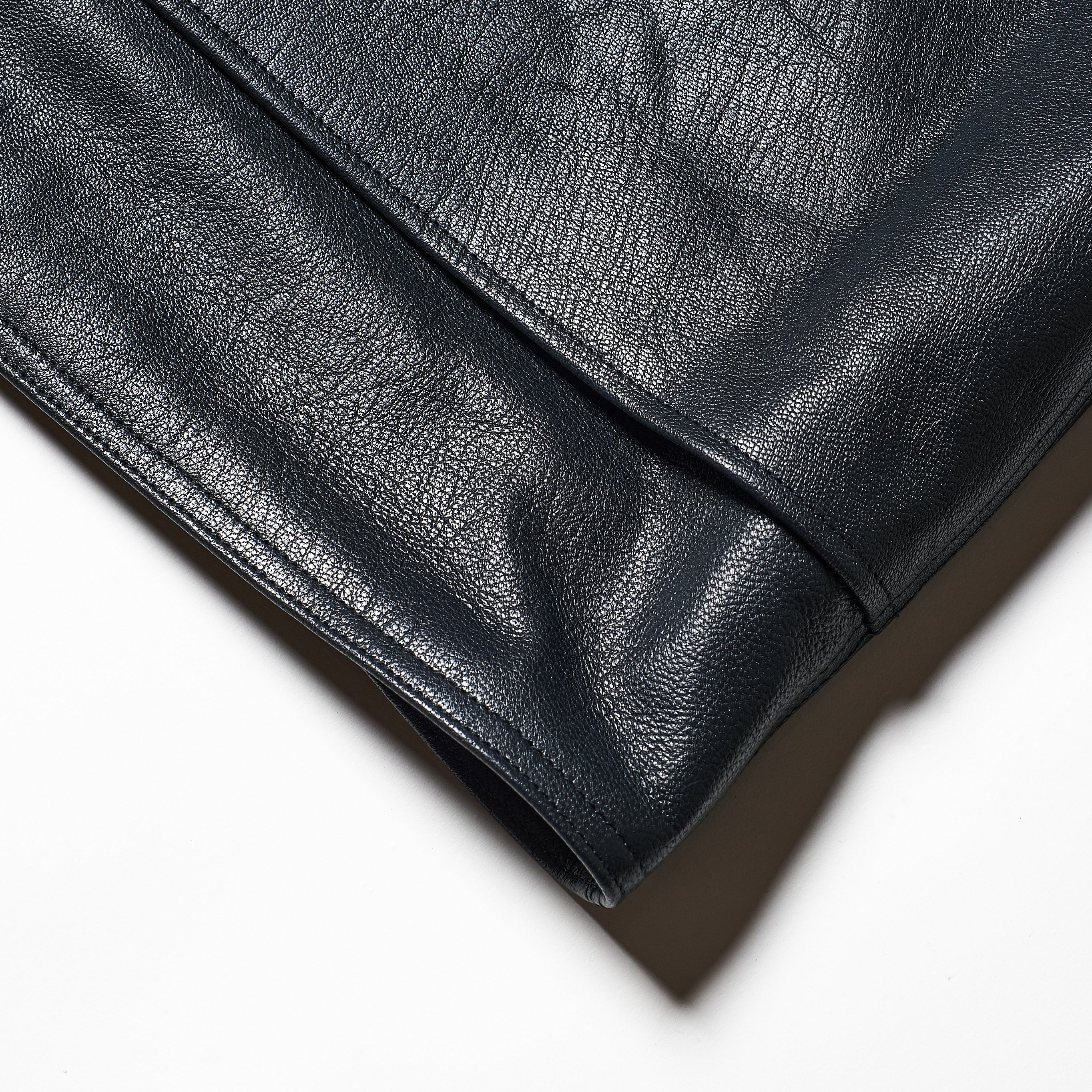 #2132-G3 CRUZER 8 : premium goatskin navy 