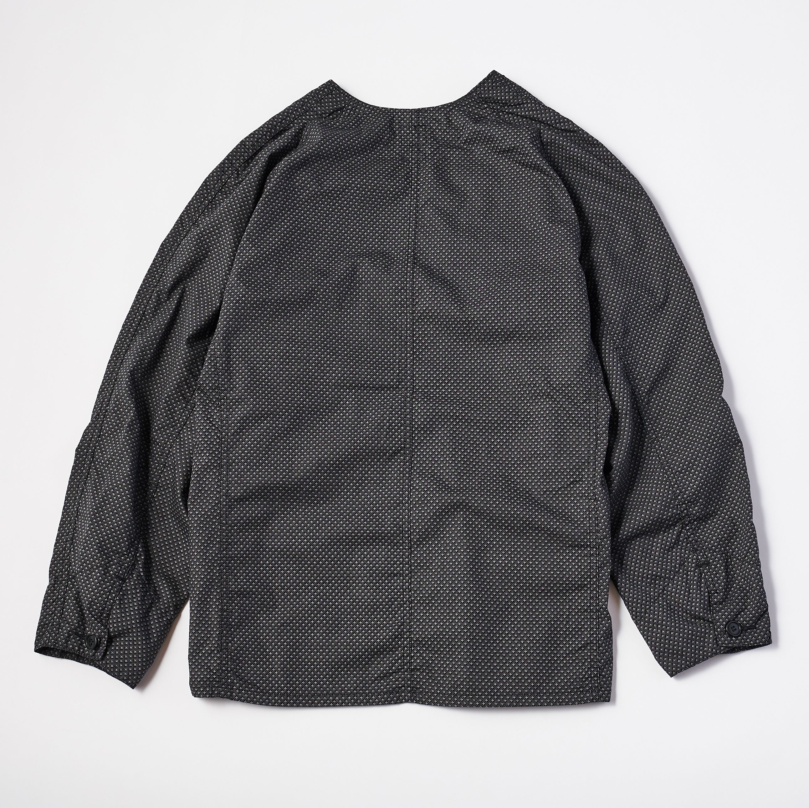 #3103 CP POST 42 DV : crest print grey
